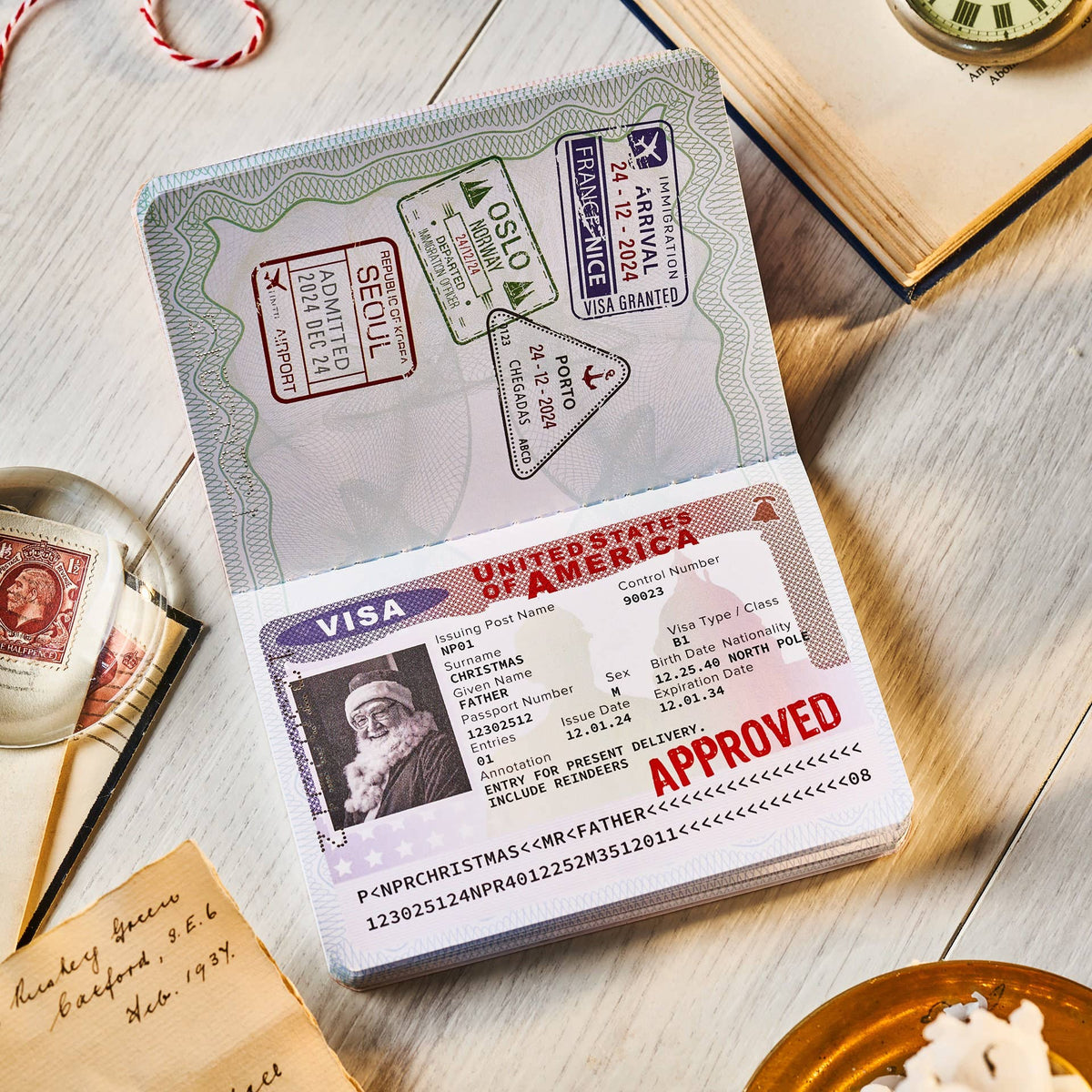 Santa Claus Christmas Passport & Stocking Filler - Novelty: Santa Claus