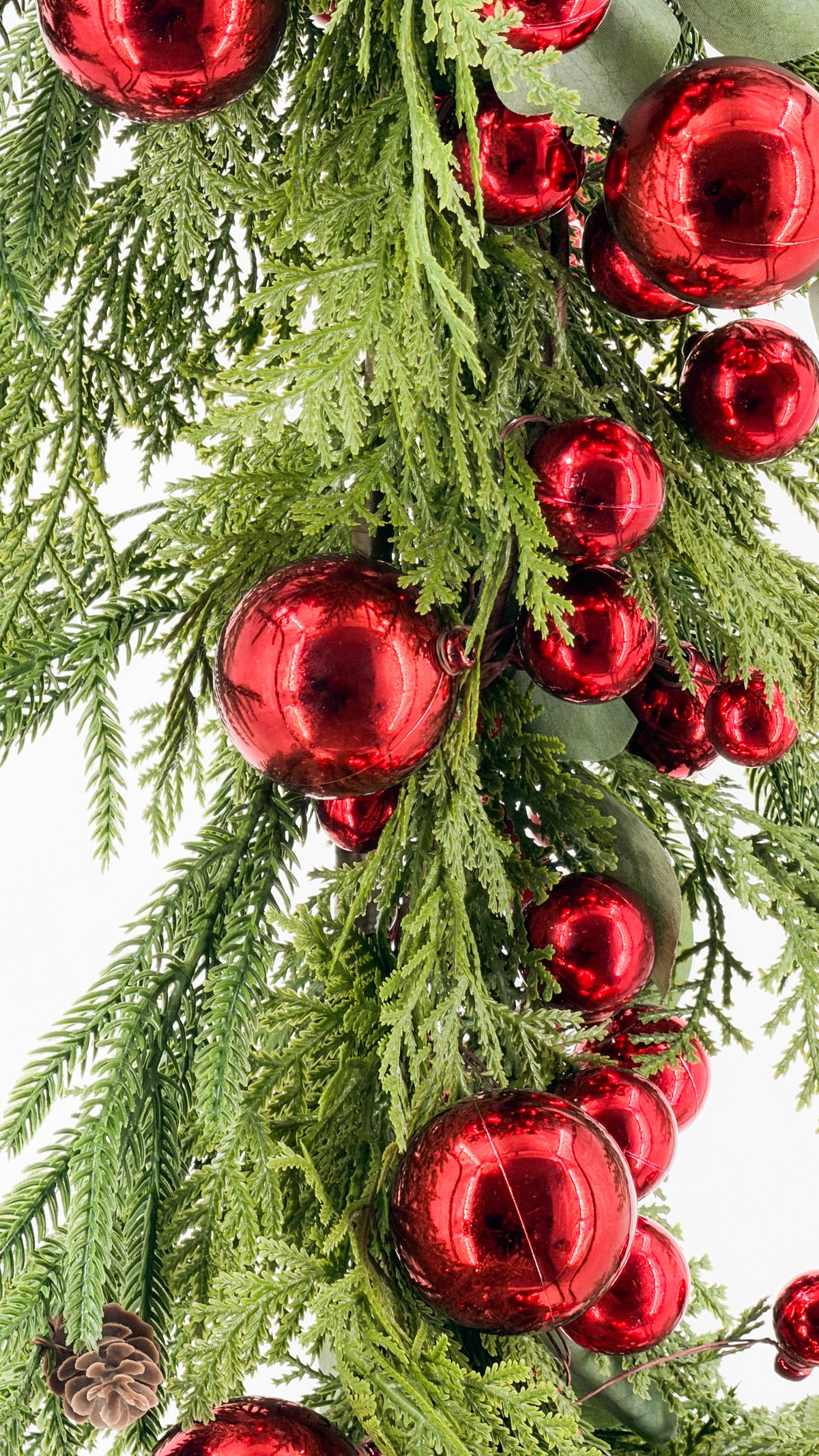 Classic Christmas Red Ornament Garland – 6 ft