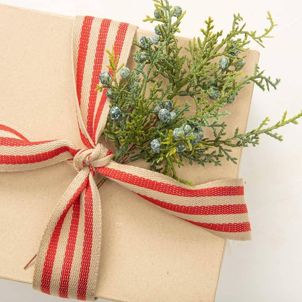 10 inch Weatherproof Cedar Juniper Spray – Holiday Greenery